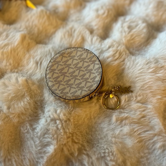 Michael Kors coin purse - Picture 4 of 4